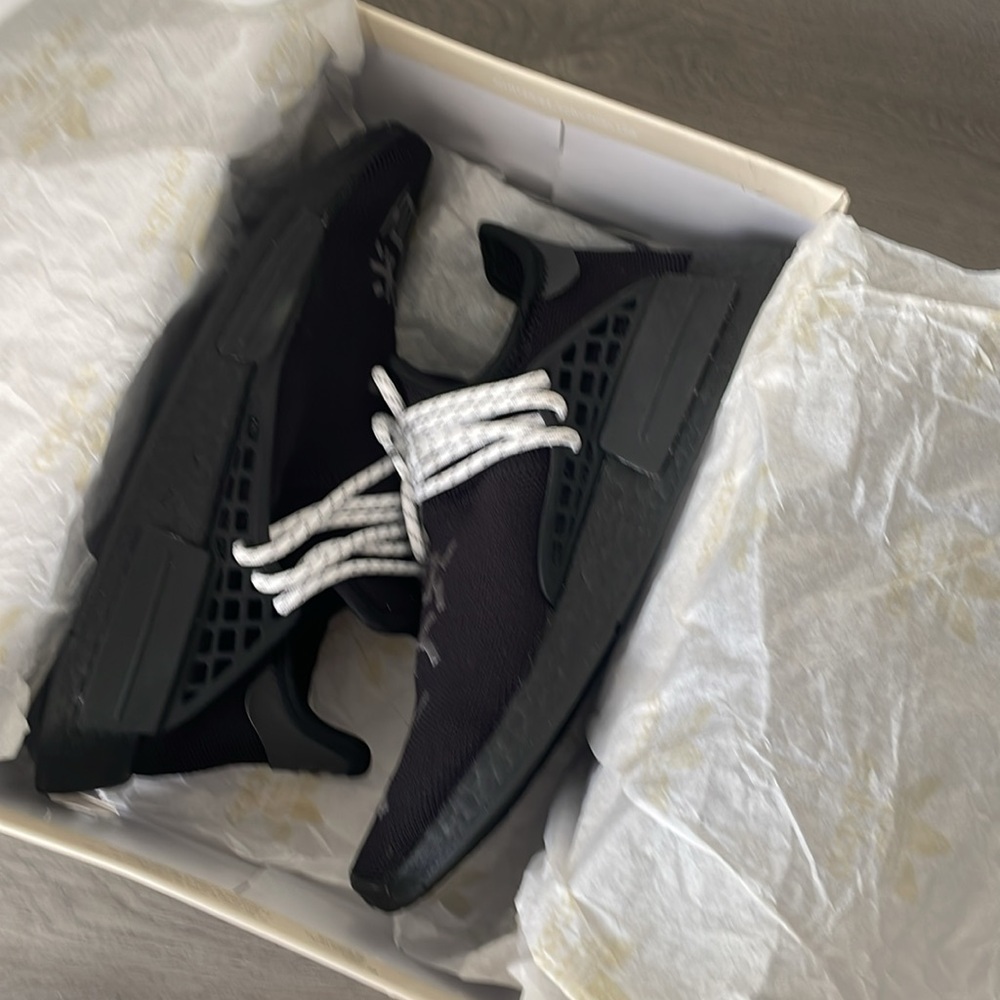 Pharrell Nmd Black With White Shoes Strings - image 4